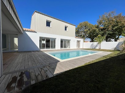 Atelier Charpente Surélévation La Rochelle agrandissement de maison, Constructeur de Maisons à Salles-sur-Mer